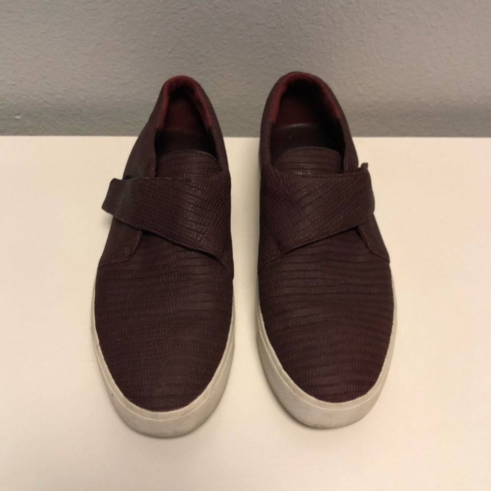 Burgundy size 6 Vince sneakers